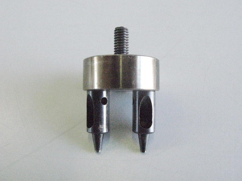 Perforatore superiore doppio per pellame
